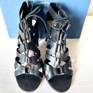 Pour La Victoire Camila Lattice Sandal - Polished Leather - Size 8M - Black